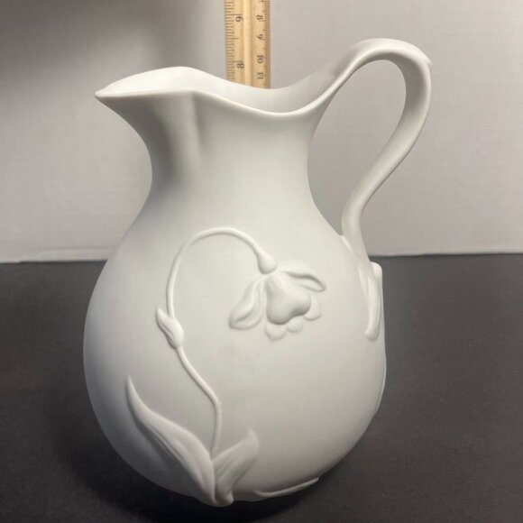 Vintage 1993 Metropolitan Museum Of Art Jonquil White Bisque Pitcher - Picture 6 of 7